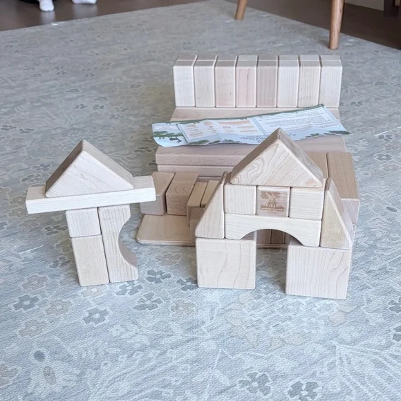 Maple unit blocks - Picture 1 of 3